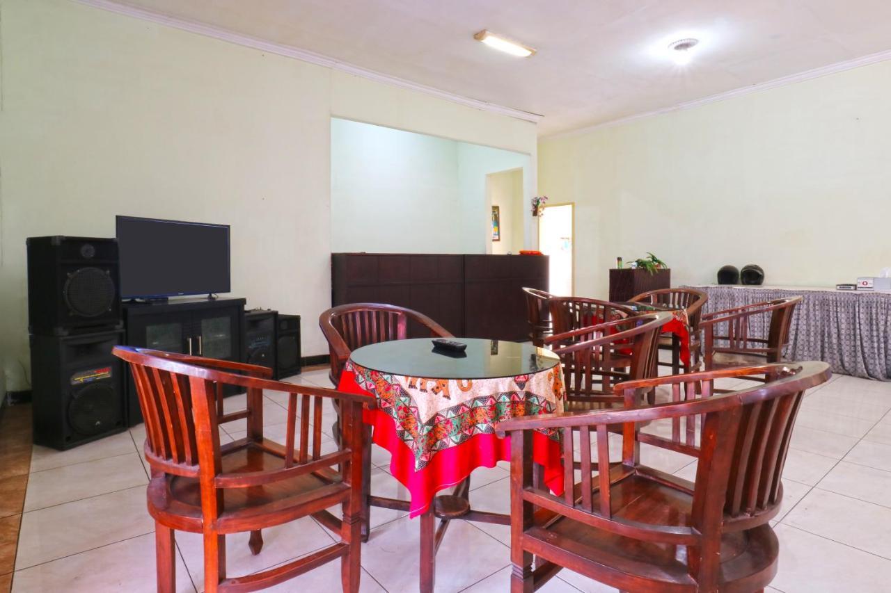 Hotel Camelia Malang Kültér fotó