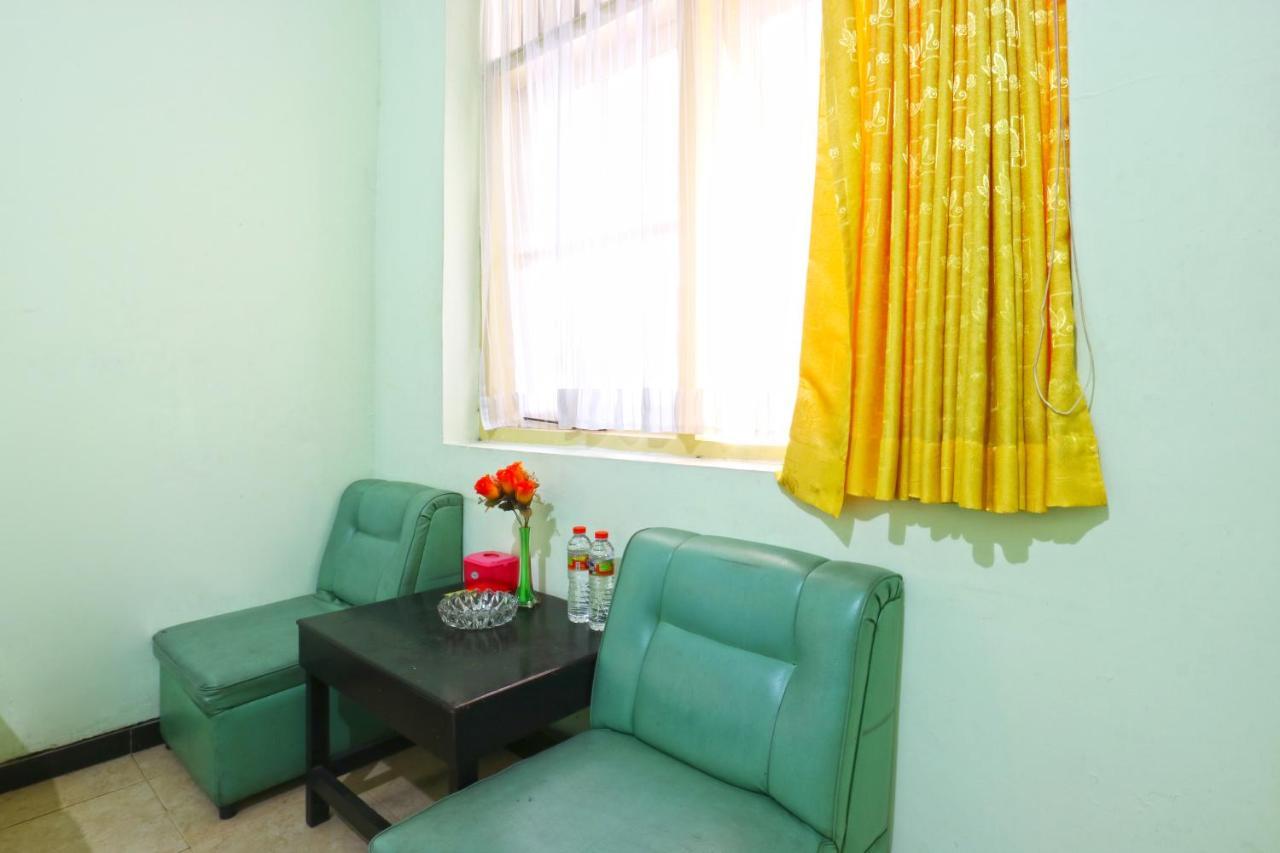 Hotel Camelia Malang Kültér fotó
