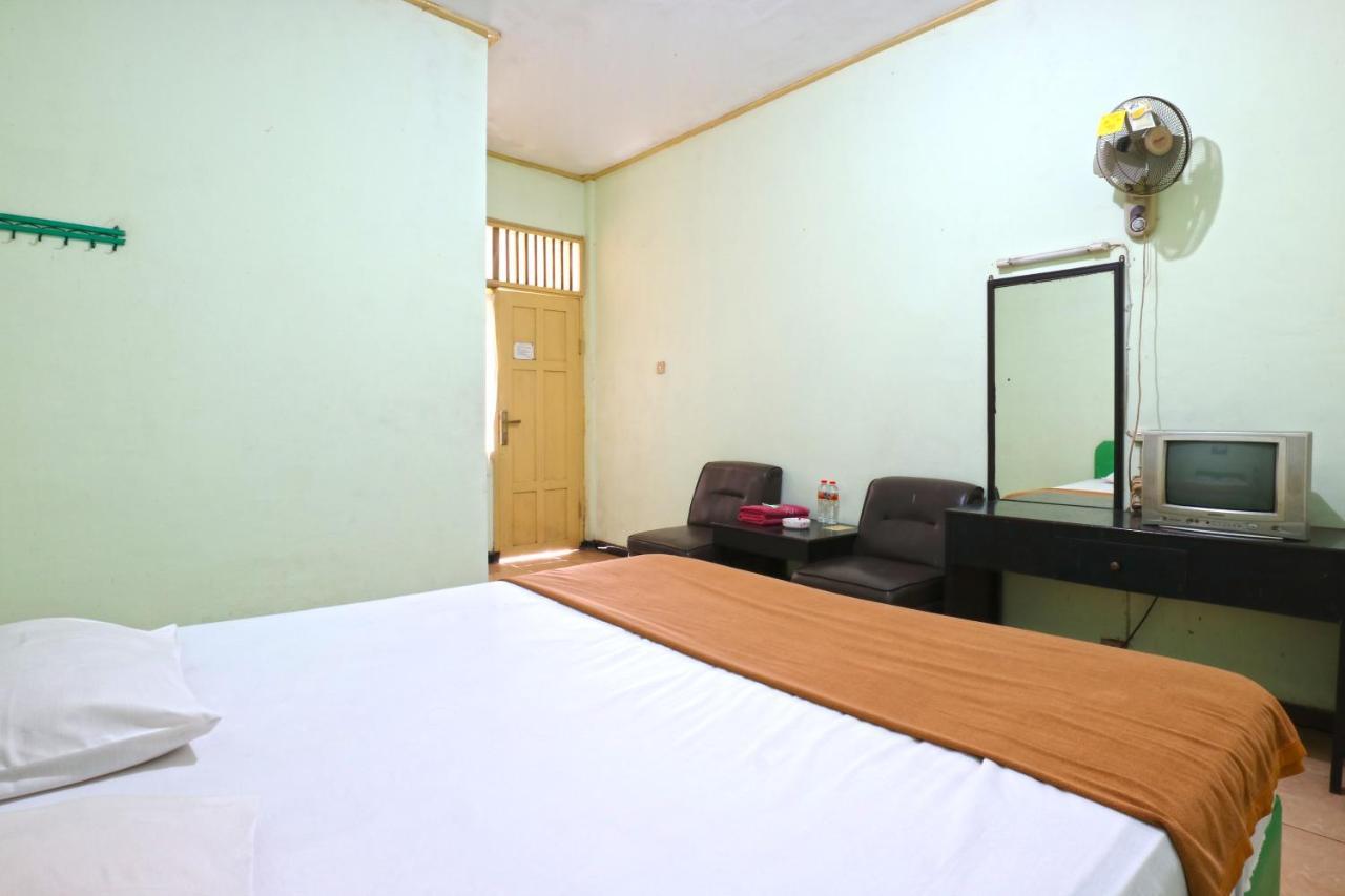 Hotel Camelia Malang Kültér fotó