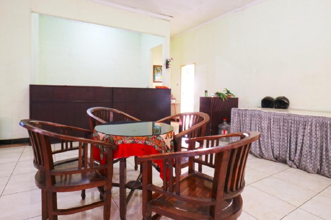 Hotel Camelia Malang Kültér fotó